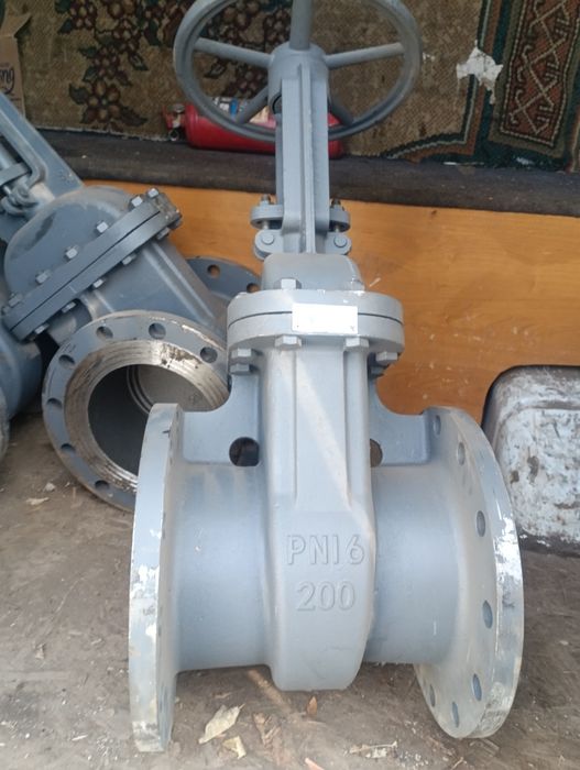 Продам задвижка размер 200