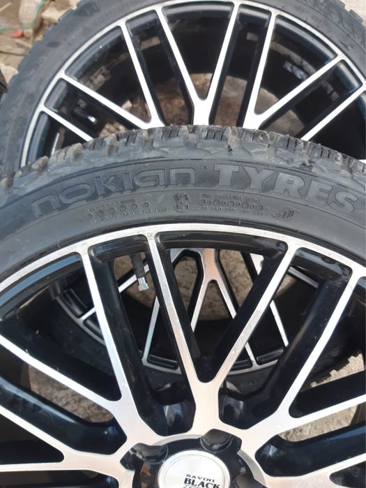 Шины на BMW с дисками, зимние