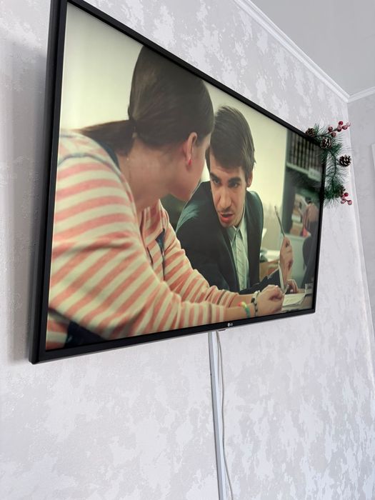 Продам телевизор LG