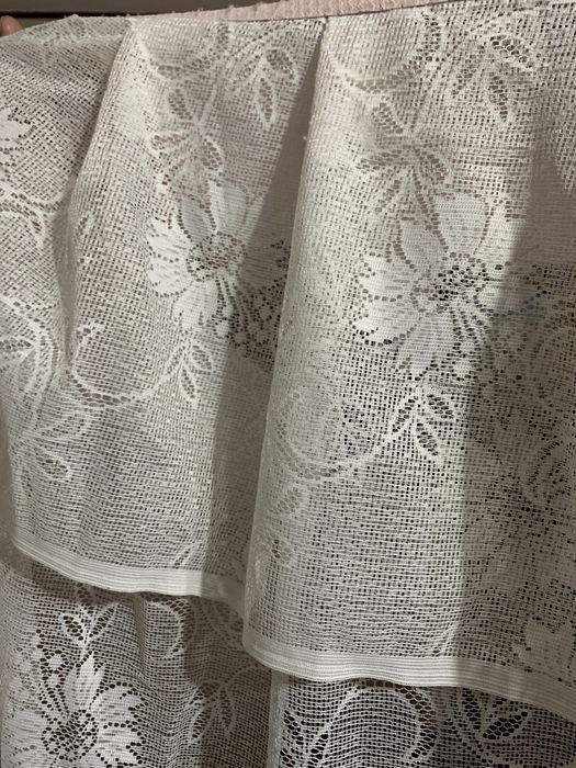 Perdea alba de Pascani