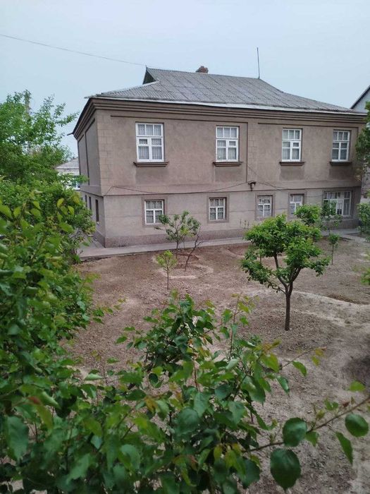 Продается дом, 2-х этажный с мебелью. Ангрен, рядом турбазой Янгиабад