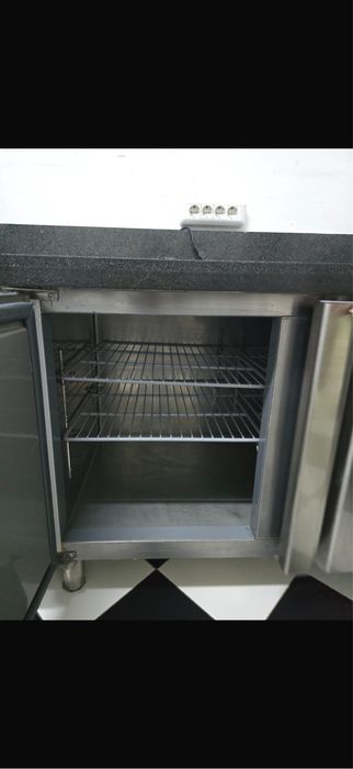 Срочно продам кондитерский холодильный стол ProKitchen