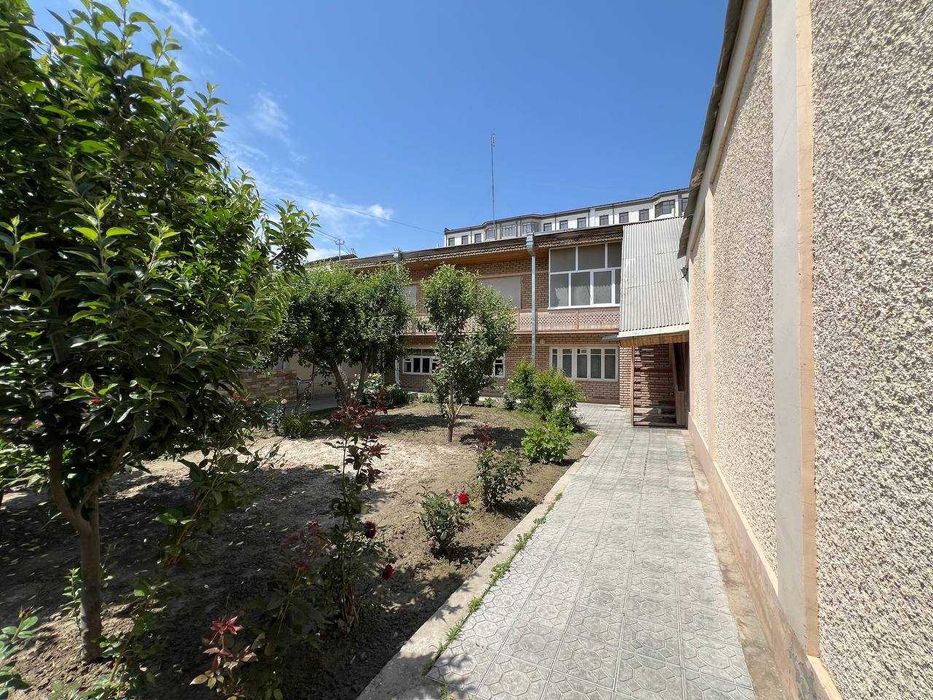 Срочно продаётся дом на две семьи