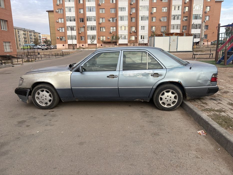 Мерседес 124 е200