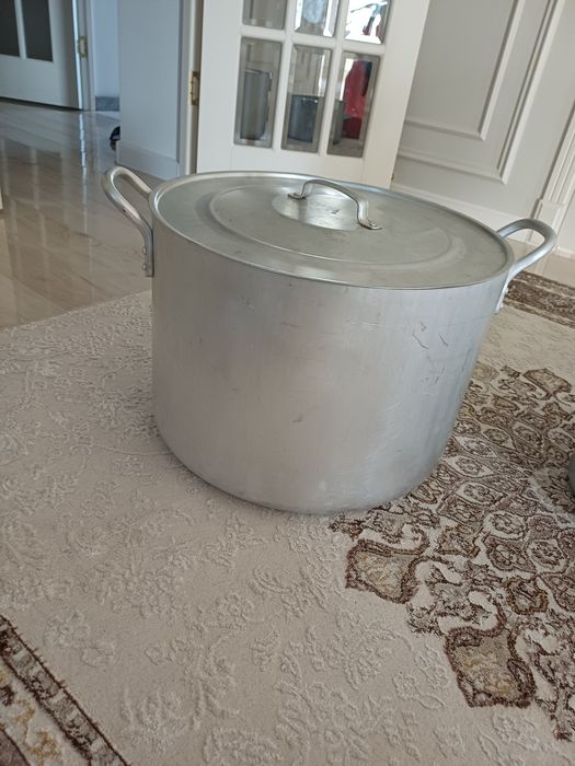 Кастрюля с крышкой, алюминиевой  объем 50 литров