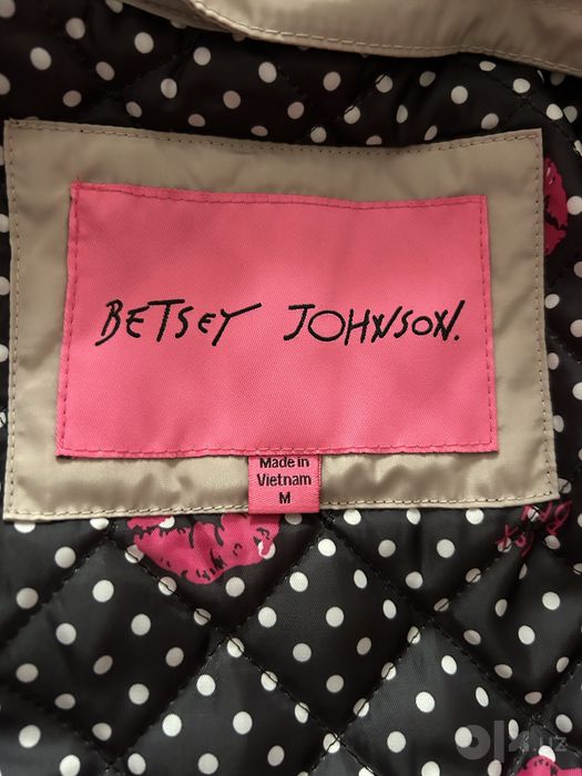 Ветровка Betsey Johwsow