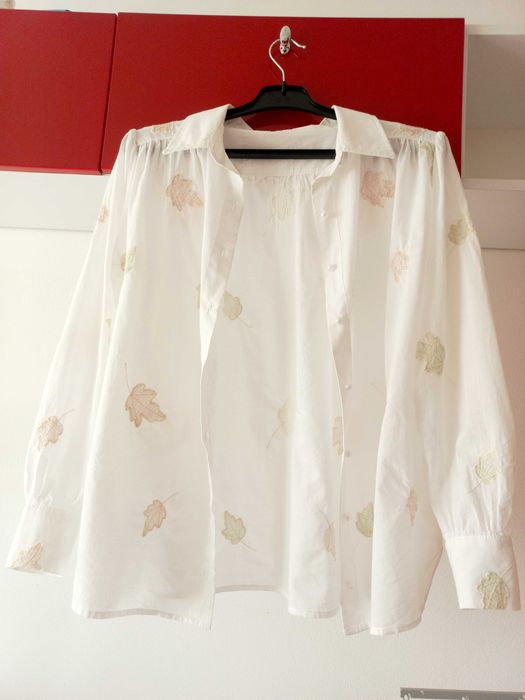 O bluză elegantă pentru fete.