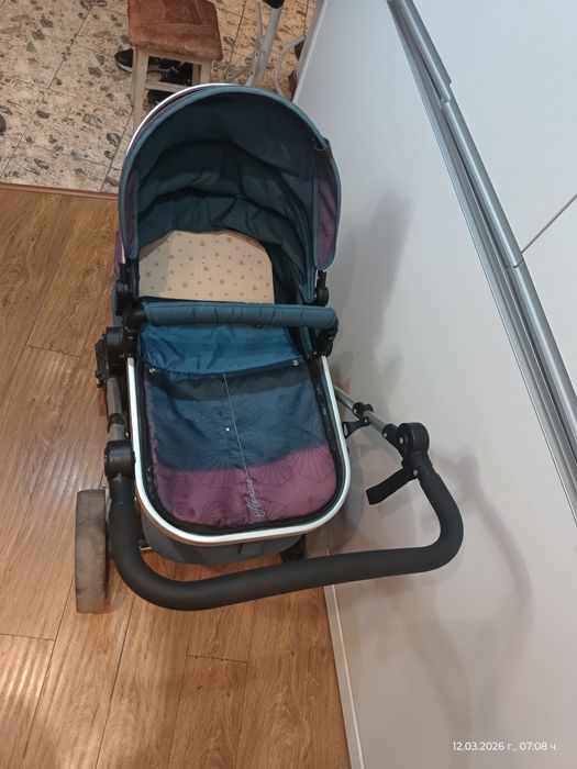 Детска количка  ..