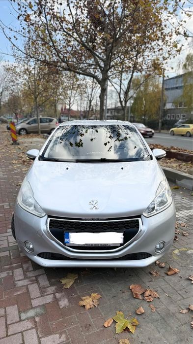 Peugeot 208, 1.2, 2012