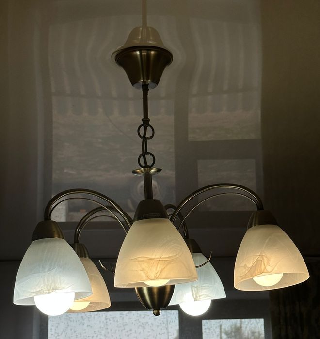 Продам люстры люстры