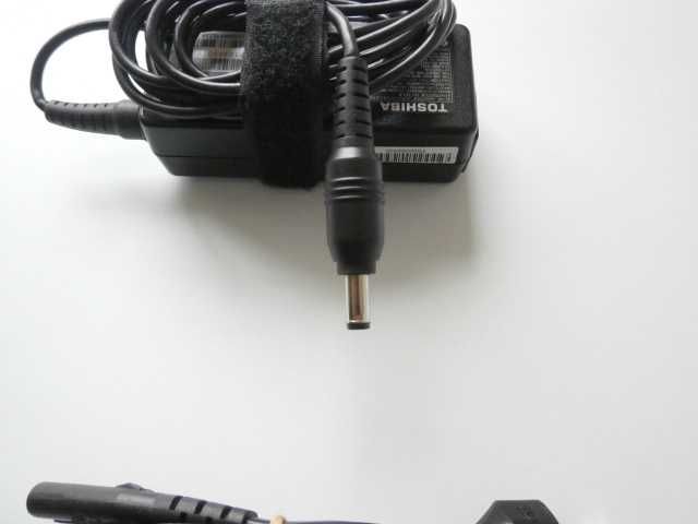 Оригинално зарядно Toshiba