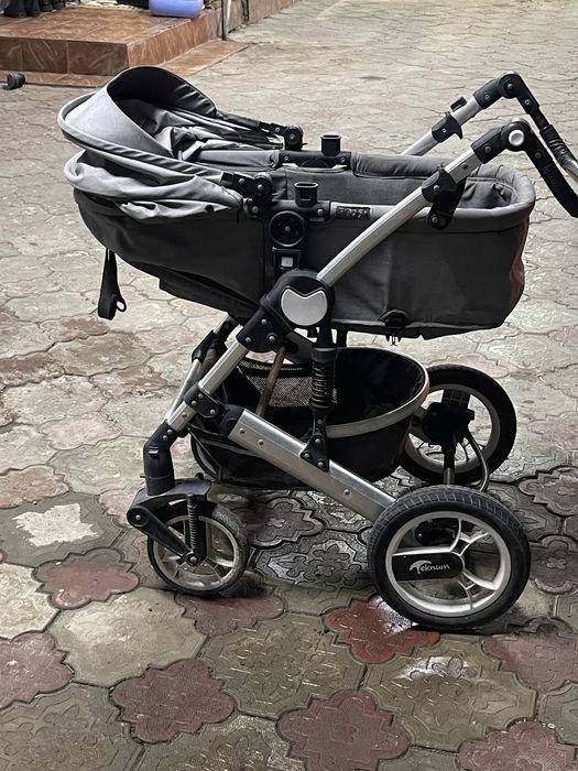 Коляска гарантия нету