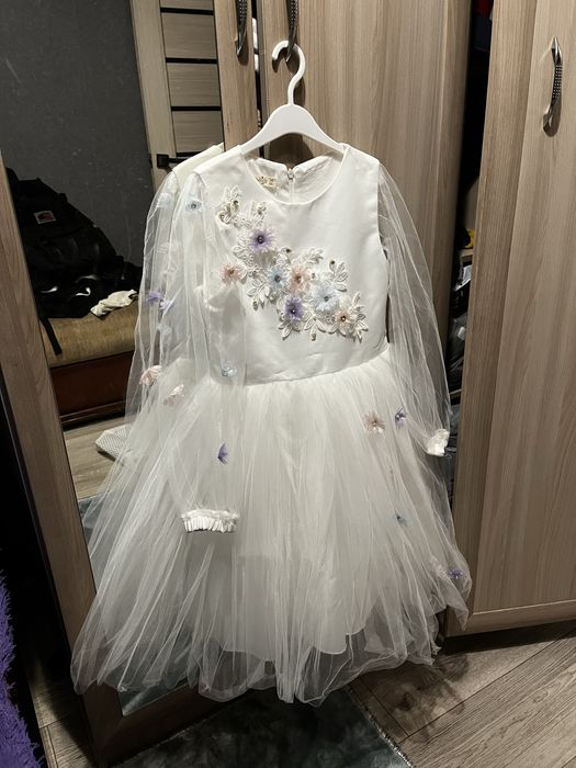 продам белое платье