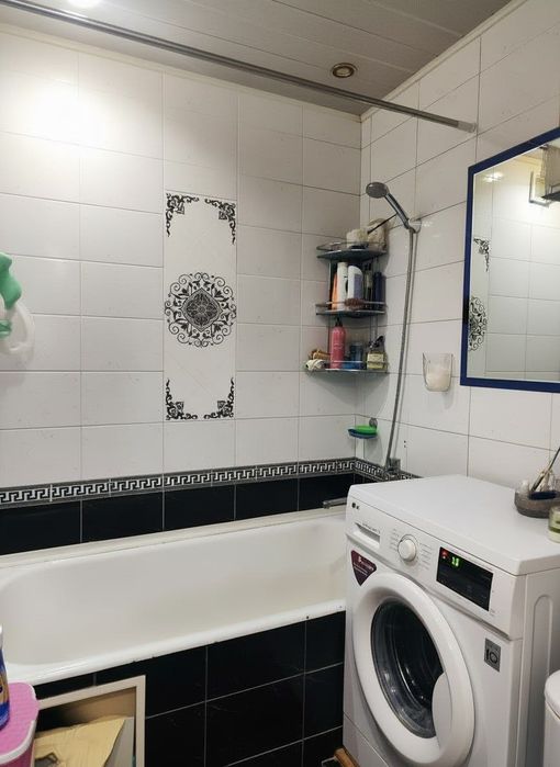 Азиз бозор 8-март фабрика ёнида квартира зўдлик билан Сотилади