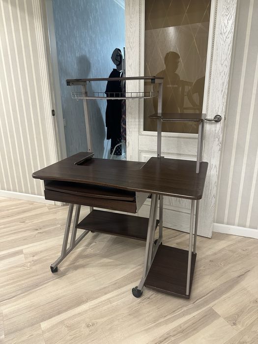 стол компьютерный