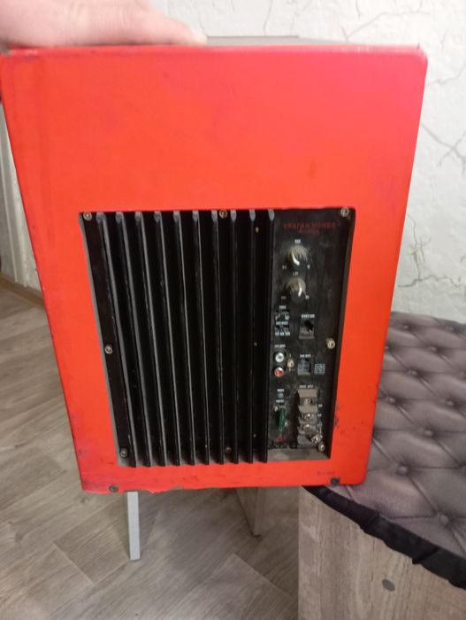 Продам сабвуфер в отличном состоянии