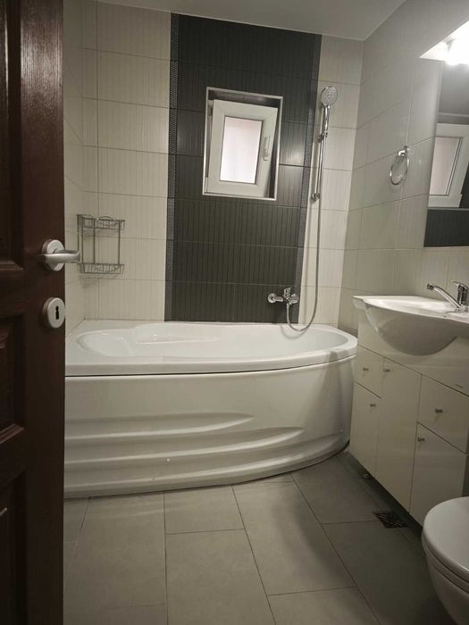 Inchiriez Apartment cu 3 Camere si Loc de Parcare in Gheorgheni, zona Blvd. Nicolae Titulescu