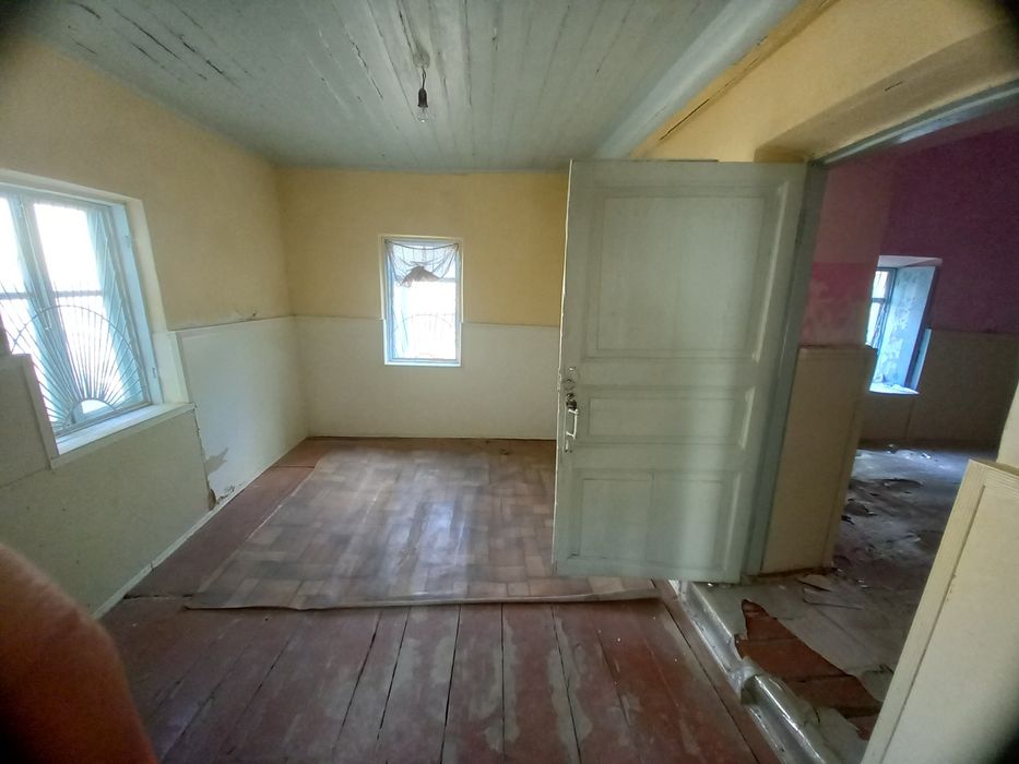 Уй сотилади . Ховли