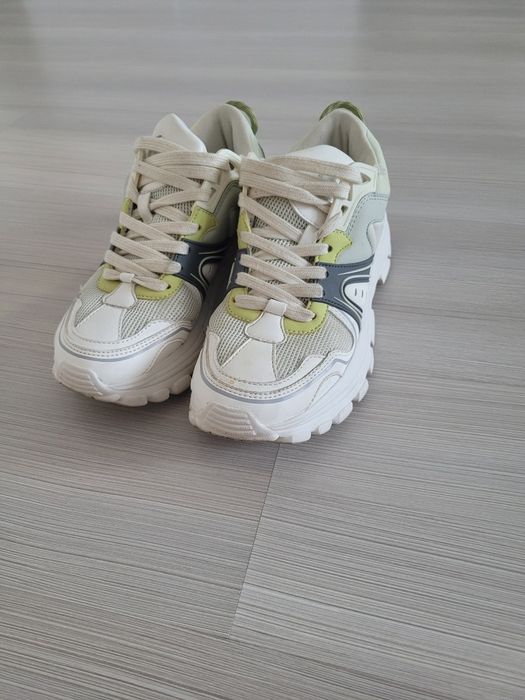 Adidasi Zara mărimea 37