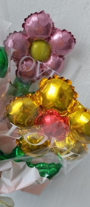 Цветы шарики подарок
