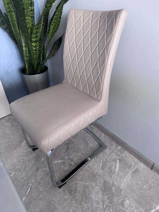 Трапезни столове