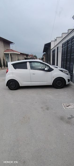 5000$ спарк 2014, газ метан.
