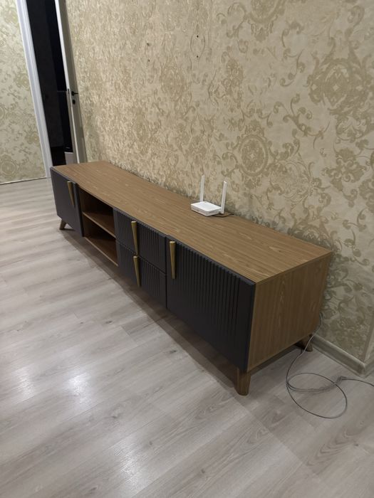 Продам тумбу под телевизор