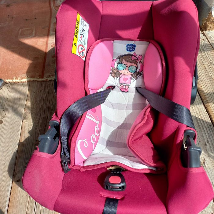 Scaun auto si scoica bebe