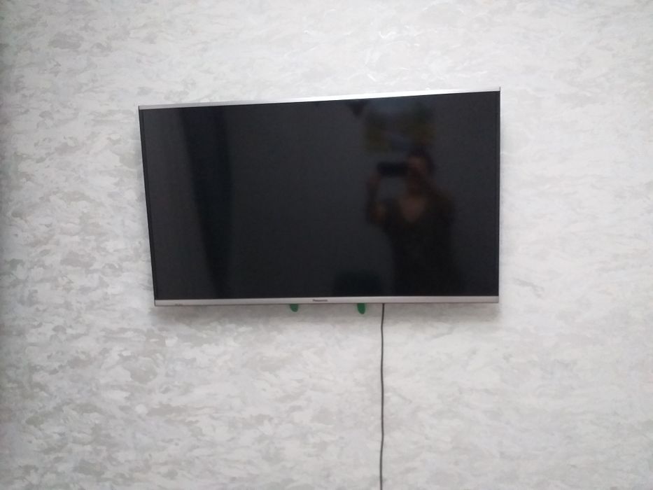 Продаётся смарт- телевизор марки "Panasonic".