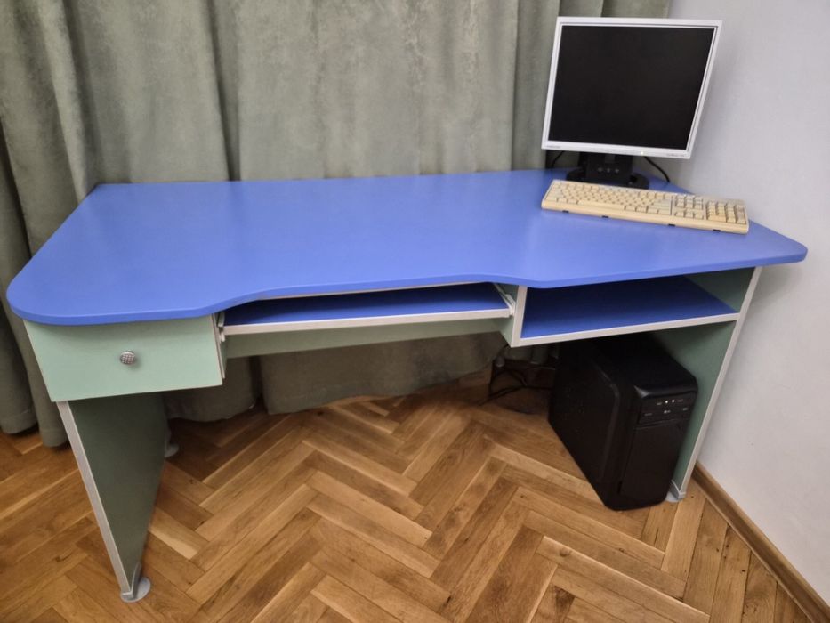 Ученическо дървено бюро