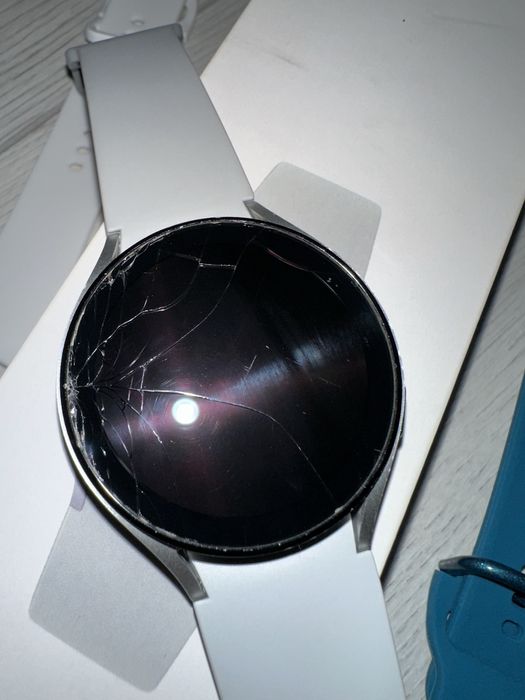 Продам часы samsung watch 4 44mm.