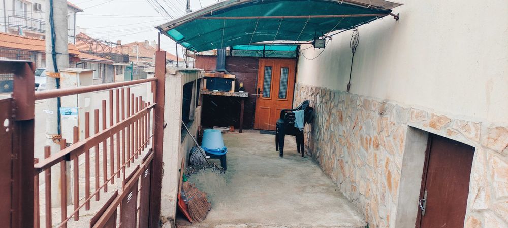 Продавам Двуетажна Тъща