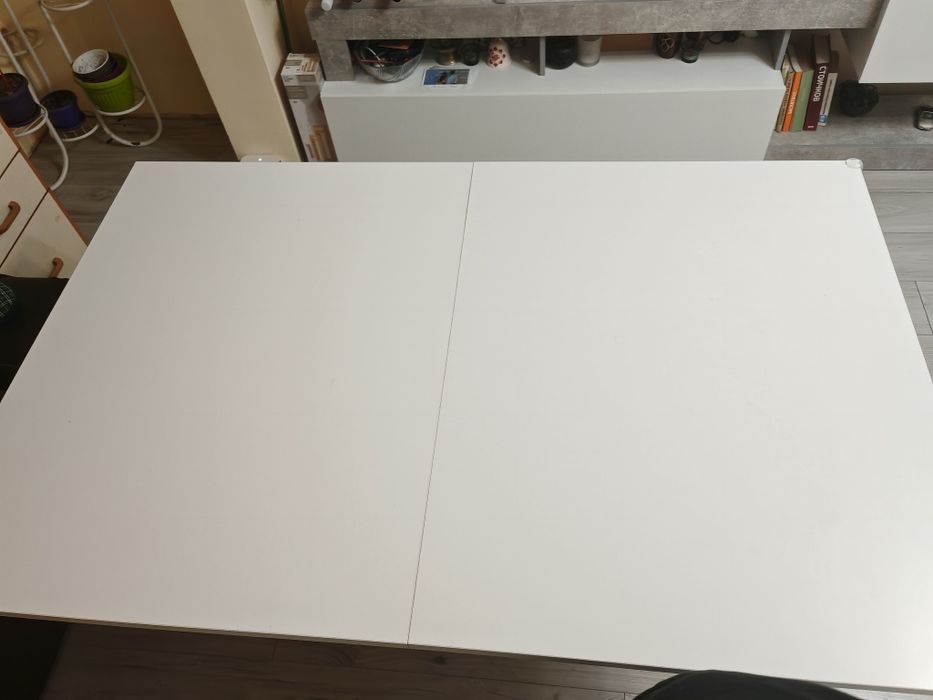 Продава трапезна  маса