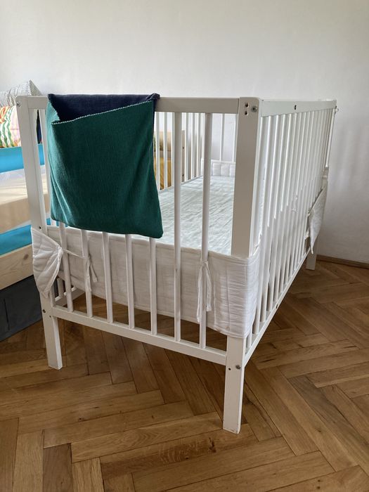 Pat bebelus cu saltea de cocos si protectii laterale