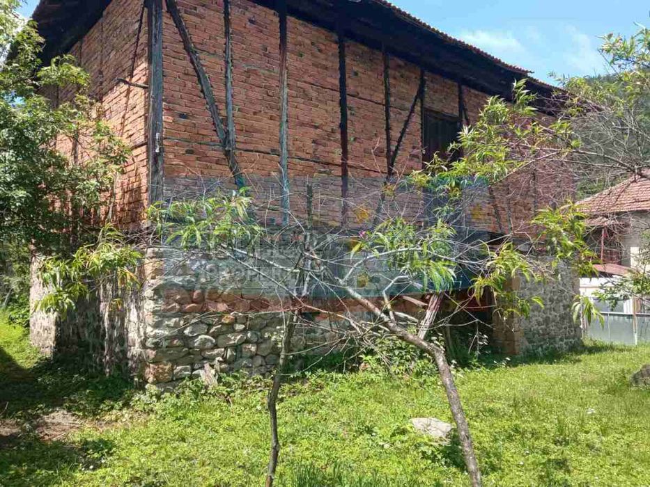 Къща в гр. Етрополе