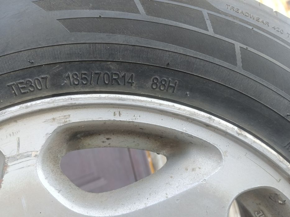 Продам комплект колёс