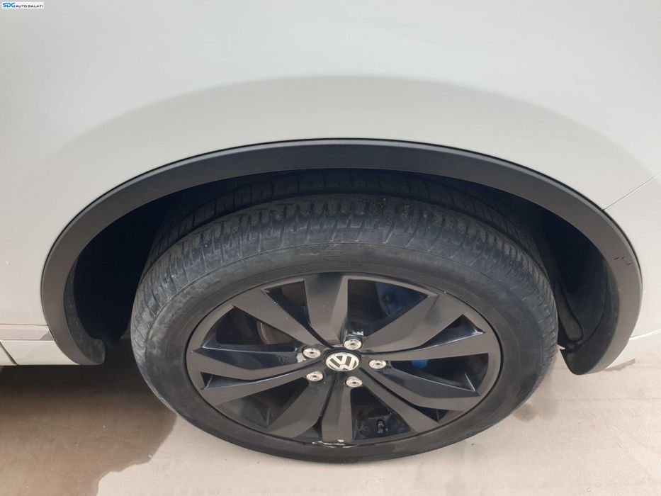 Carenaj Aparatoare Noroi Aripa Roata Dreapta Fata Volkswagen Touareg 7P 2011 - 2018 [K8981]