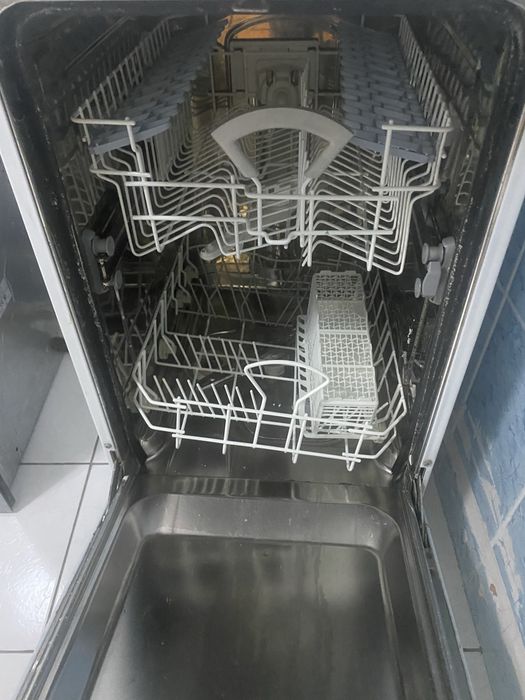 Продам на разбор  посудомойку