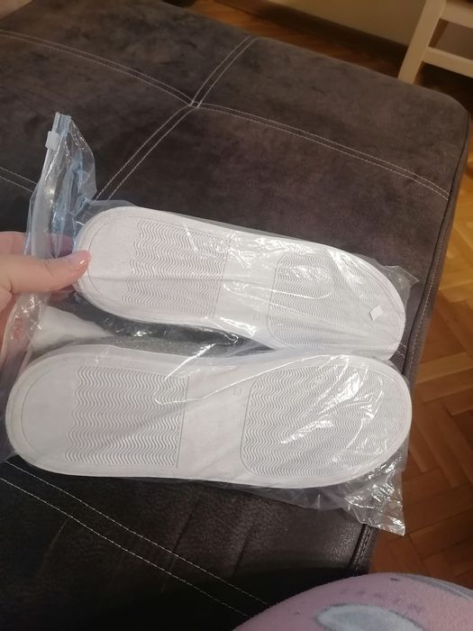 Сребристи кецове