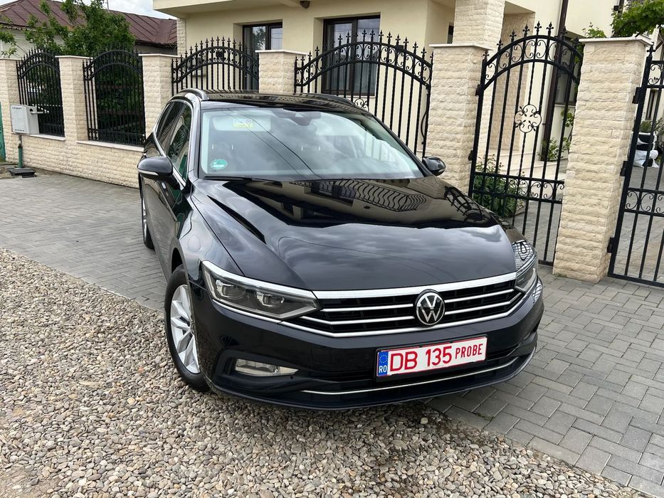 Volkswagen Passat FULL LED , Distronic , Lane Assist , Carte Service , FACTURA CU KM