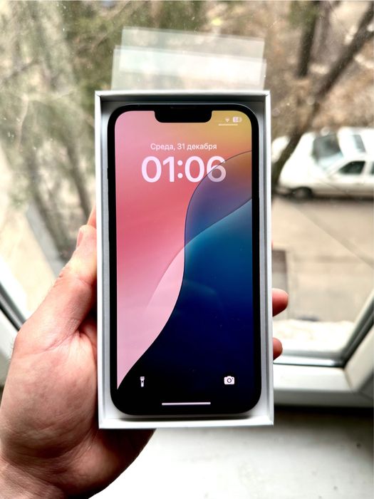 Продам Айфон 13