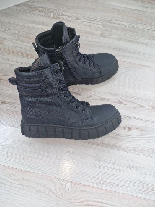 Продам ботинки в очень хорошем состоянии