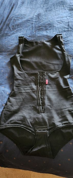 Медицинско боди за след коремна операция