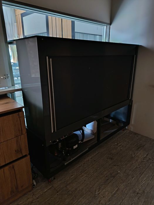 Витрина Халадилник узуни 170 см баландлиги 142см чукур лиги  67 см