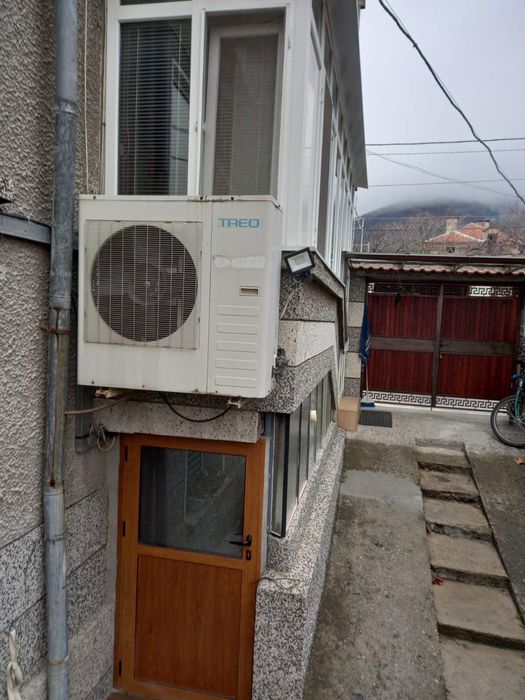 Колонен климатик