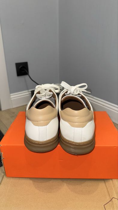 Продам классические белые кеды, размер 44.