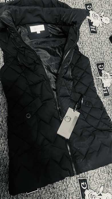 Безрукавка новая