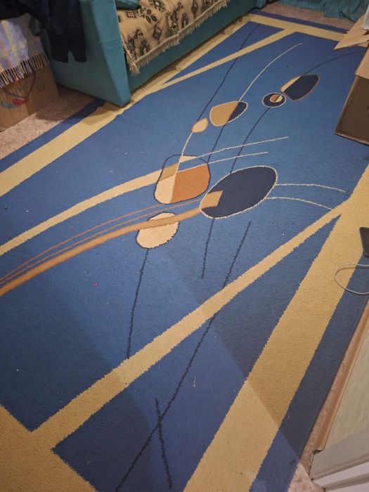 Продам ковер 2на4 размер