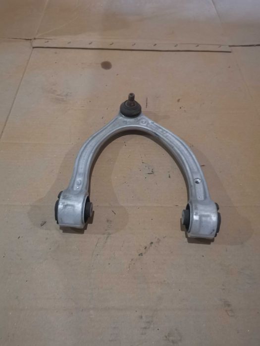 Носач преден горен десен Mercedes E Class W213