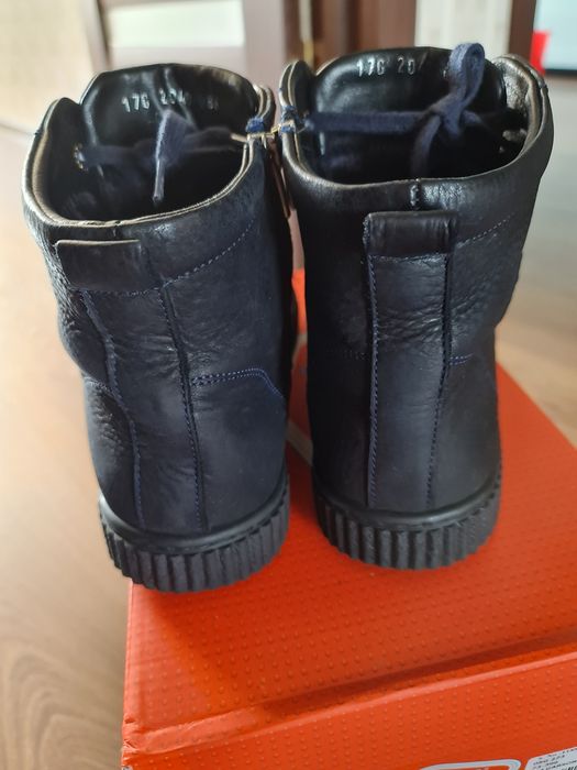 Продам ботинки демисезонные на мальчика